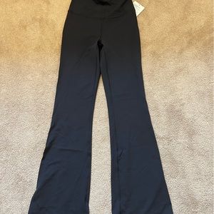 Groove Super High-Rise Flared Pant
